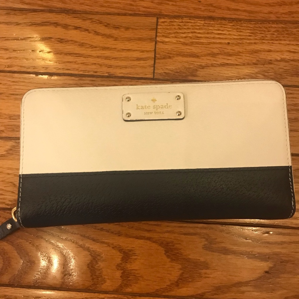 Kate Spade large, leather zip around wallet